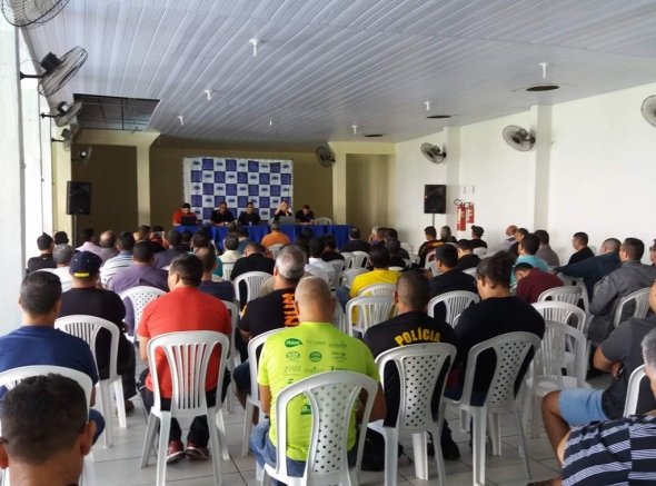 Policiais e bombeiros protestam nesta quinta, 14